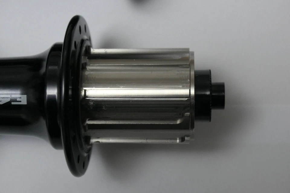 ERASE lightweight 24h/28h road bike hubs. Handmade in Belgium - Image 2 of 4