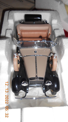 The Danbury Mint 1931 Ford Model A Deluxe Roadster Convertible 1