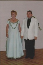 Ladies Pale Green Ballgown Size M.