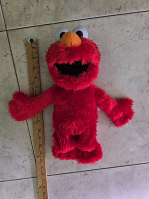 Sesame Street Tickle Me Elmo, Laughing, Talking, 14-Inch Elmo Plush