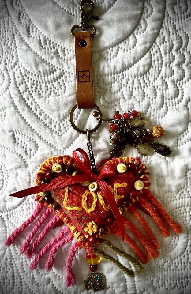 ÚNICO Tejido Lana Flecos Estilo Boho Corazón Llavero Bolso Dije Llavero Foto 4 de 4