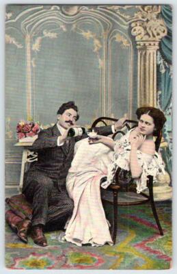 1910's ROMANTIC COUPLE CHAMPAGNE BOTTLE SEXY WOMAN SUSPICIOUS EYES POSTCARD