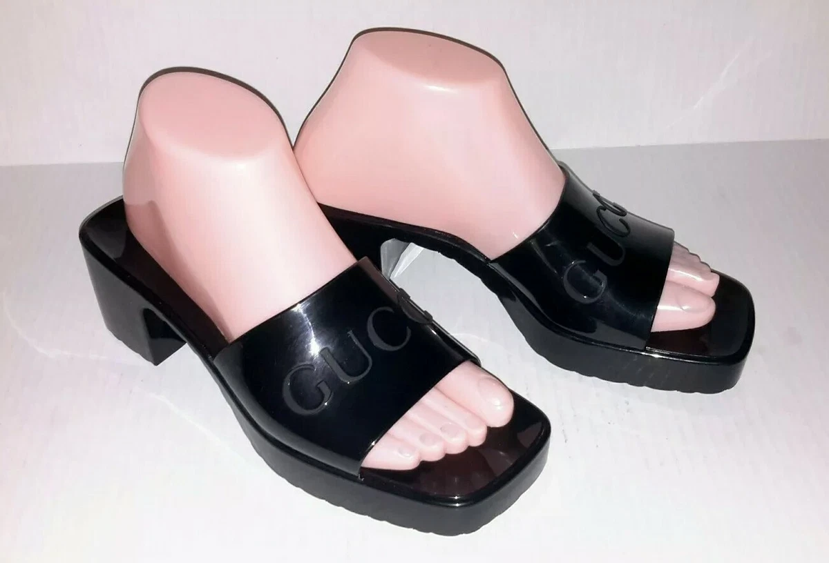 Women's rubber slide sandal in black rubber