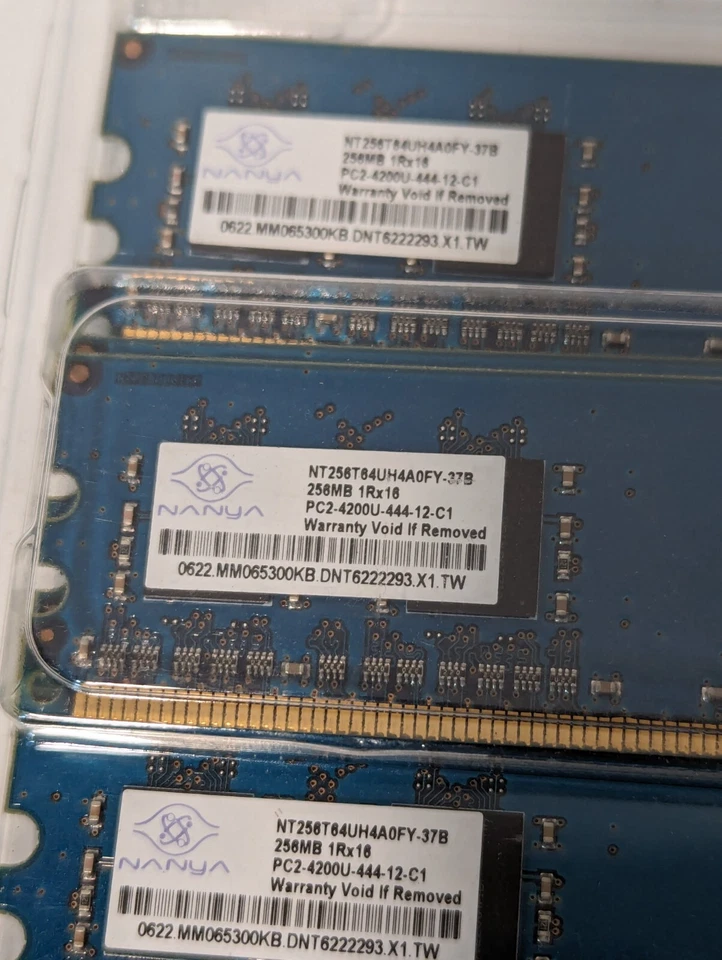Lot of 3 Nanya PC2-4200U-444-12-C1 256MB 1Rx16 - Image 2 of 3