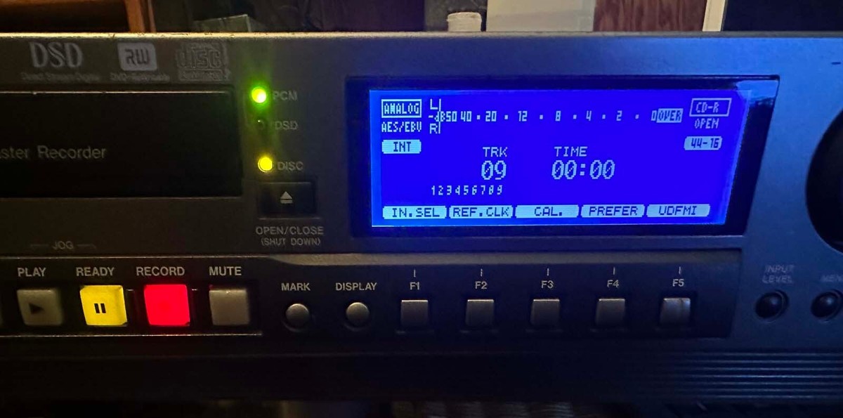 TASCAM タスカム DV-RA1000 オーディオマスターレコーダー DV-RA1000HD | オーディオマスターレコーダー | TASCAM (日本)