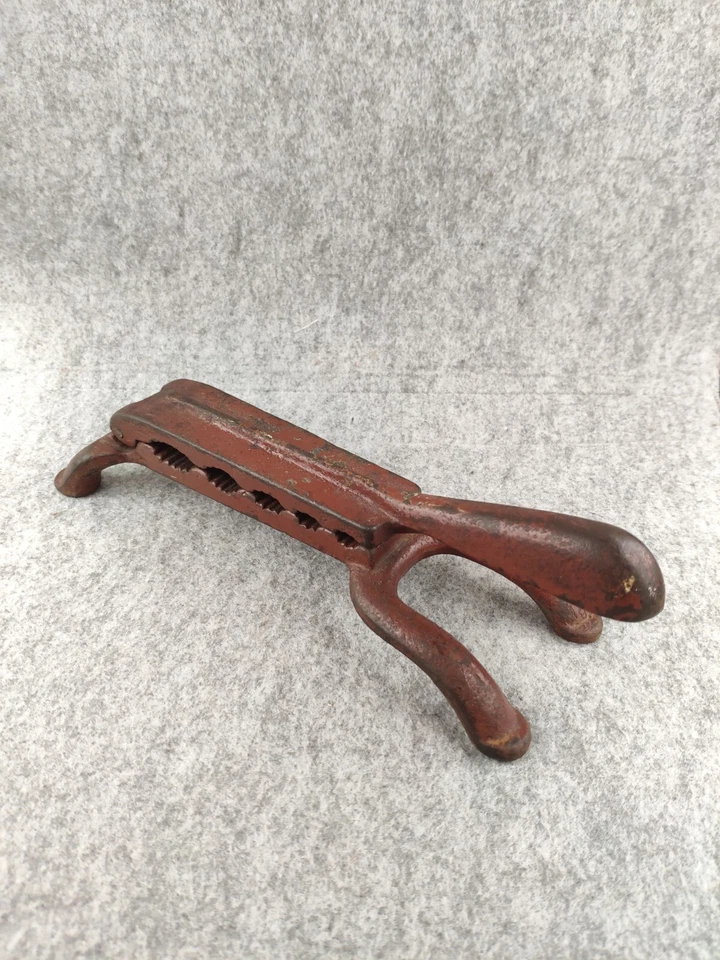 Vintage CAST IRON NUT CRACKER, LIZARD Antique 1950s USSR - Image 2 of 4