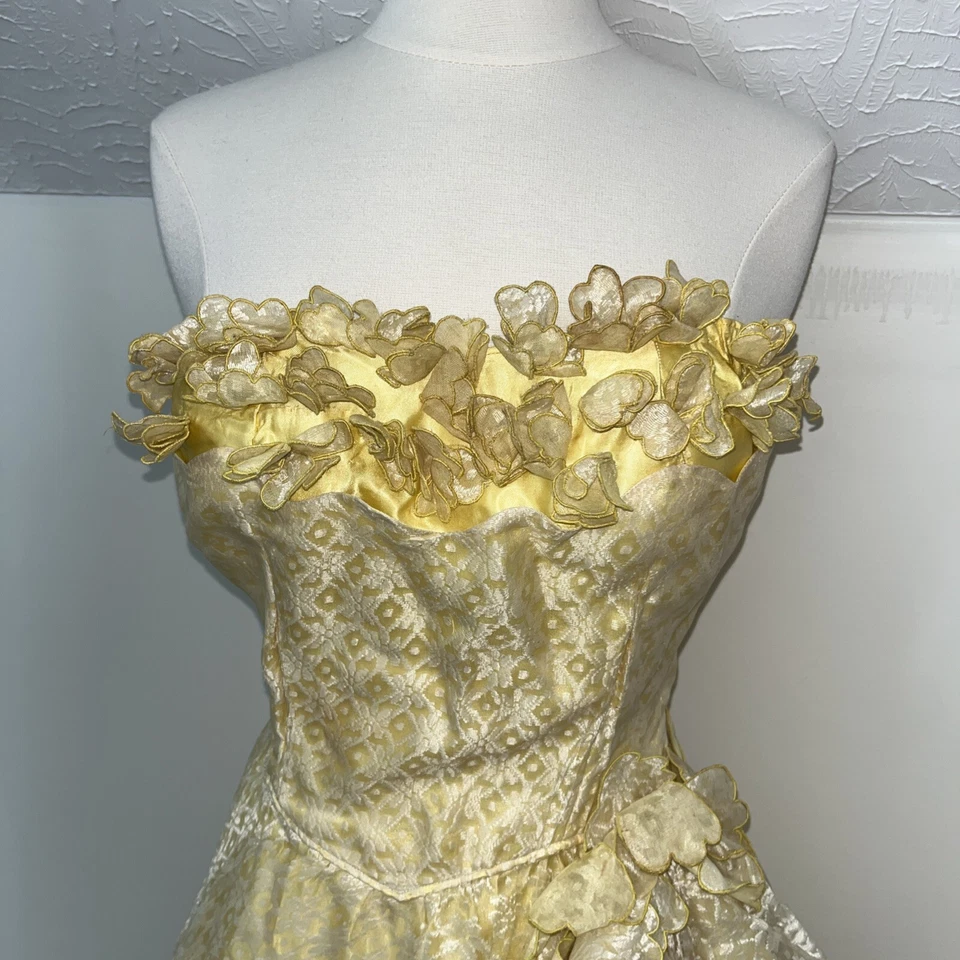 Vtg 50s Prom Dress Small Yellow Lace Corset Strapless Long Midi Length - Image 2 of 4
