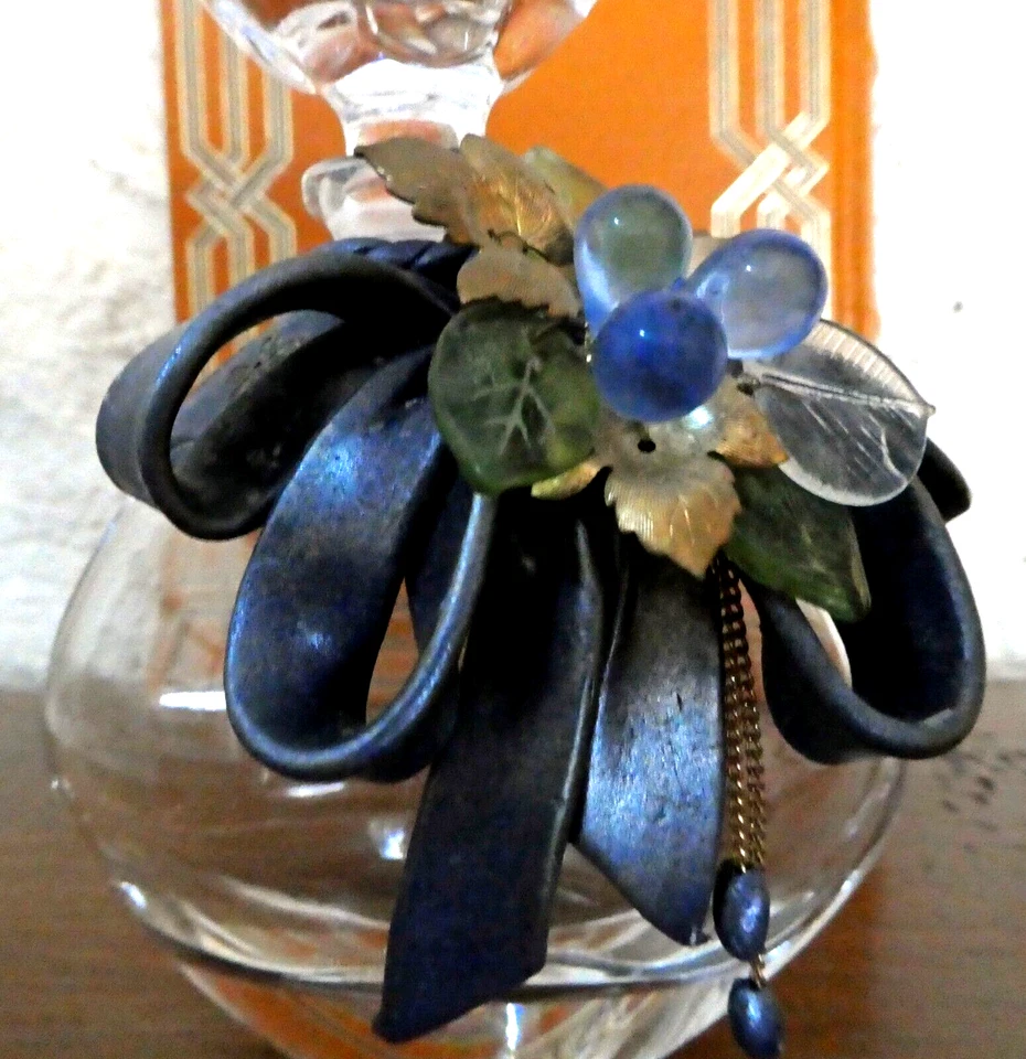 Flacon de parfum en cristal décoré - Photo 3/4