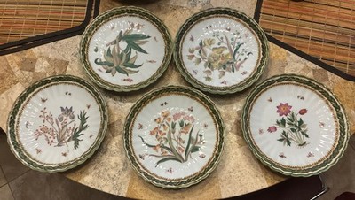 TWO S COMPANY Set Of 5 Hanging Botanical Floral Plates 8.25  Scalloped Edges