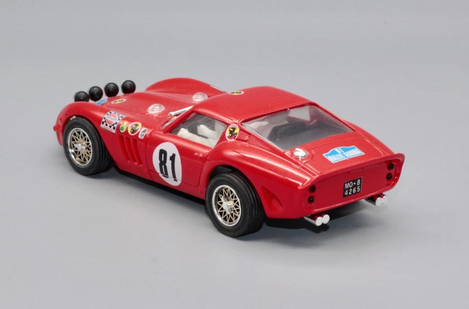 Ferrari 250 GTO Pink Kar sin mecánica - Imagen 4 de 4