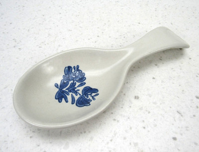 Vintage 80s Pfaltzgraff Yorktowne Spoon Rest 515 stoneware farmhouse blue floral
