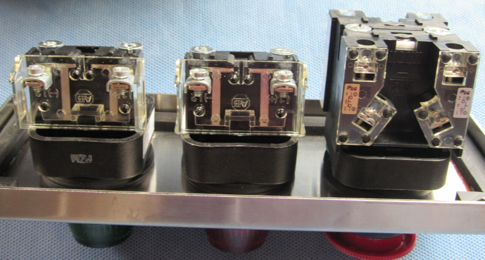 New Hoffman E-3PBSS Stainless 3 Position Push Button Enclosure Door Unlock Lock