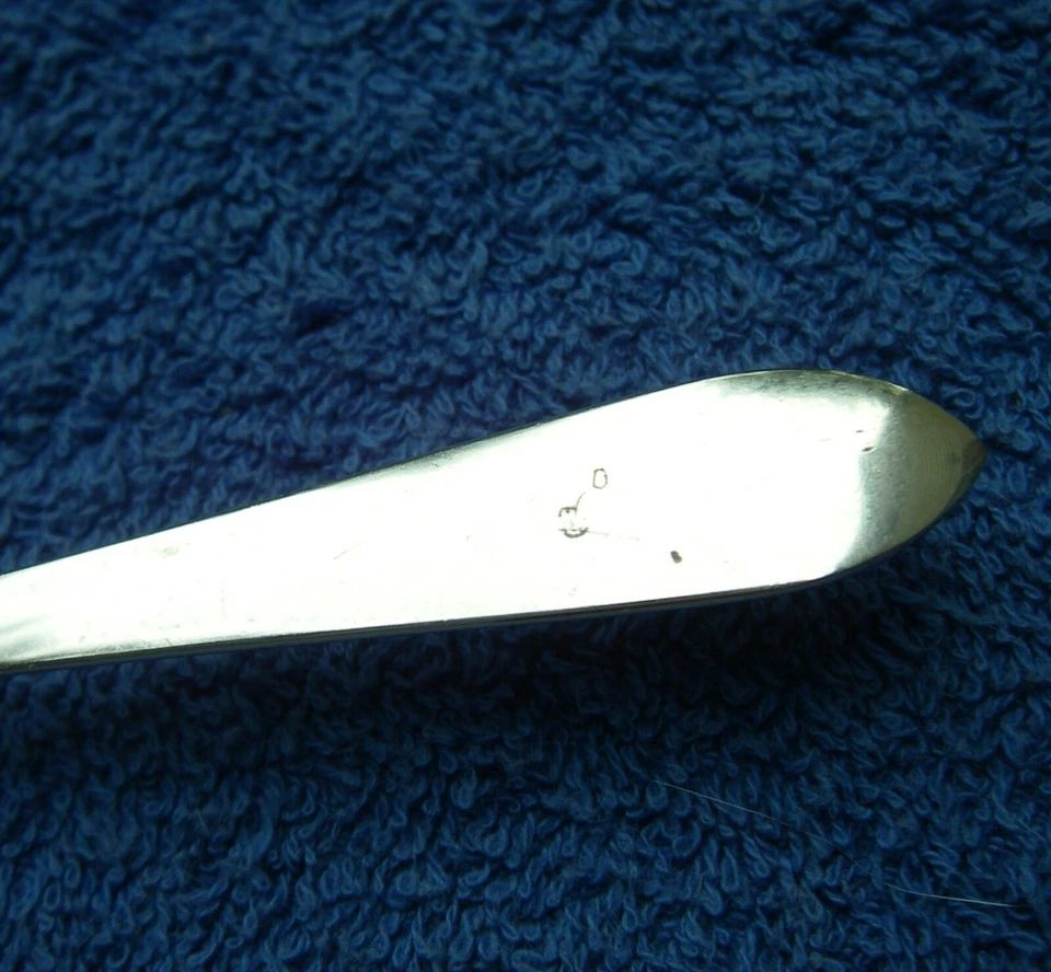 CUCHARA DE ALIMENTACIÓN INFANTIL LUNT STERLING - Patrón de punta lisa - Sin mono Foto 2 de 4