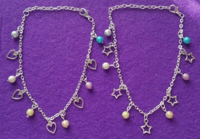 Versilbertes Fußkettchen/Armband Herzen oder Sterne gemischte Sternenstaubperlen Geschenk verpackt