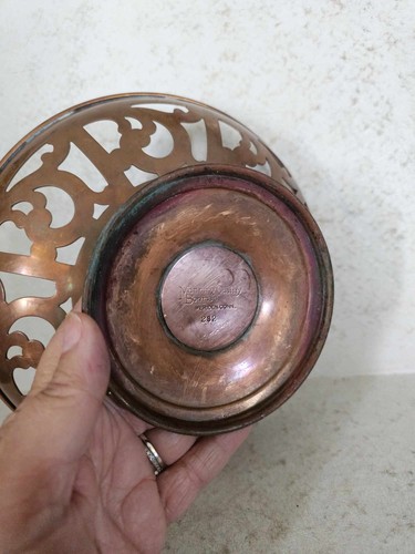 Manning Quality Bowman Meriden Conn Reticulated Footed Copper Fruit Basket 232 - Picture 7 of 10