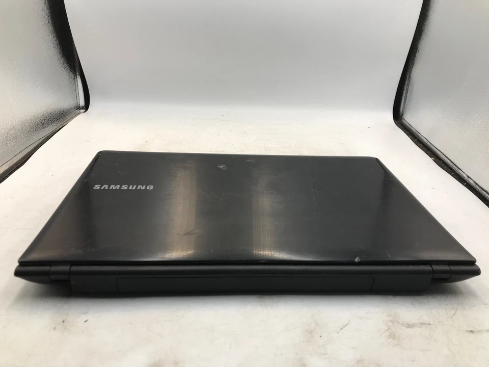 Samsung 300E Intel Core i3-2350M 2.3GHz 15" Laptop-BAD DISPLAY-MZ - Image 4 of 4