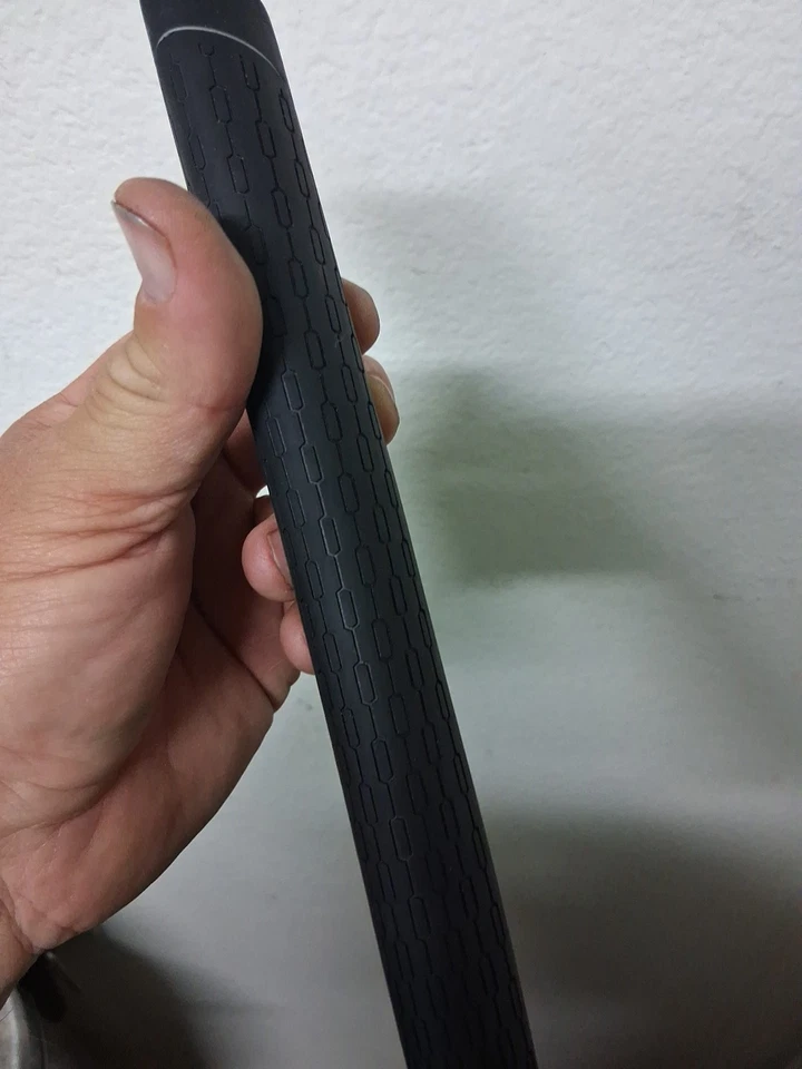 New Titleist Scotty Cameron Full Contact Putter Grip Black/White - Image 2 of 4