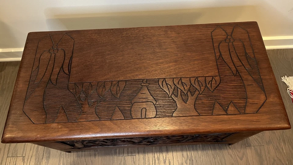 Baúl de pecho tallado en madera africana marrón 31,5 pulgadas x 14 pulgadas x 19 pulgadas tallas temáticas africanas Foto 2 de 4