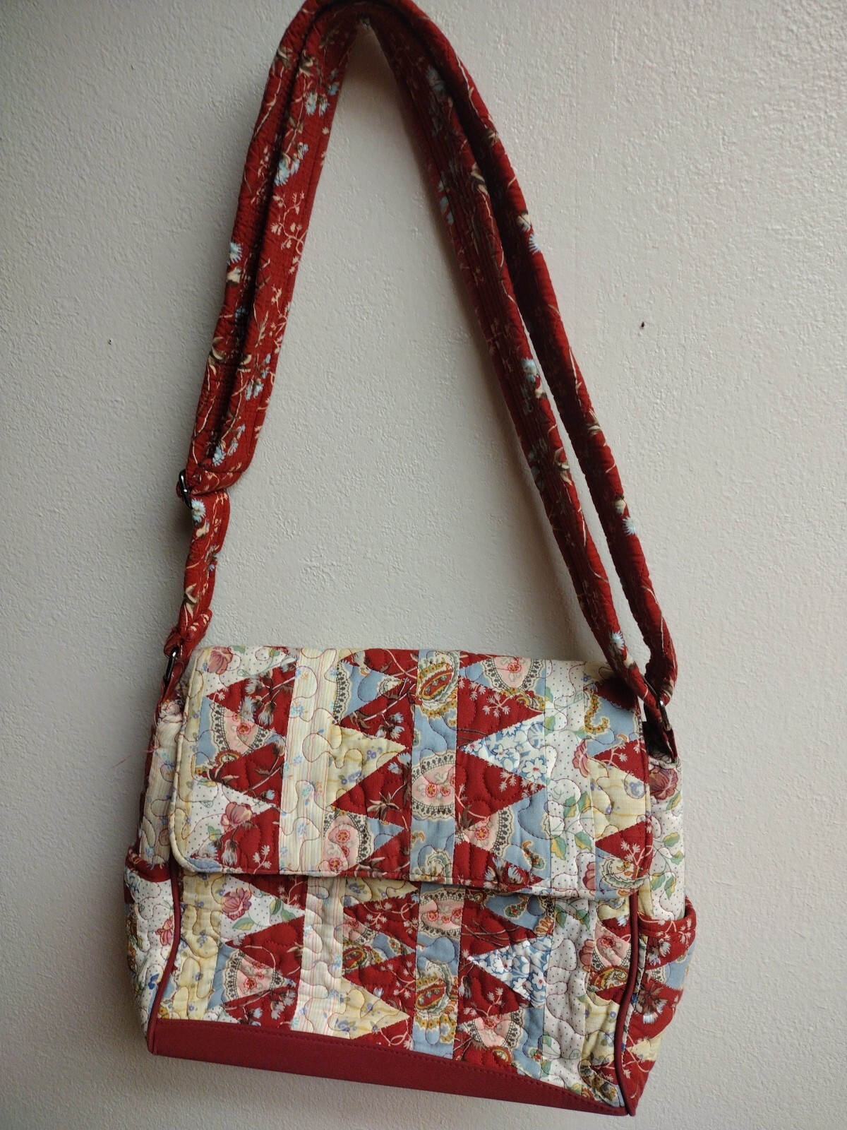 Donna Sharp Quilted Shoulder Bag Patchwork  Zippe… - image 1