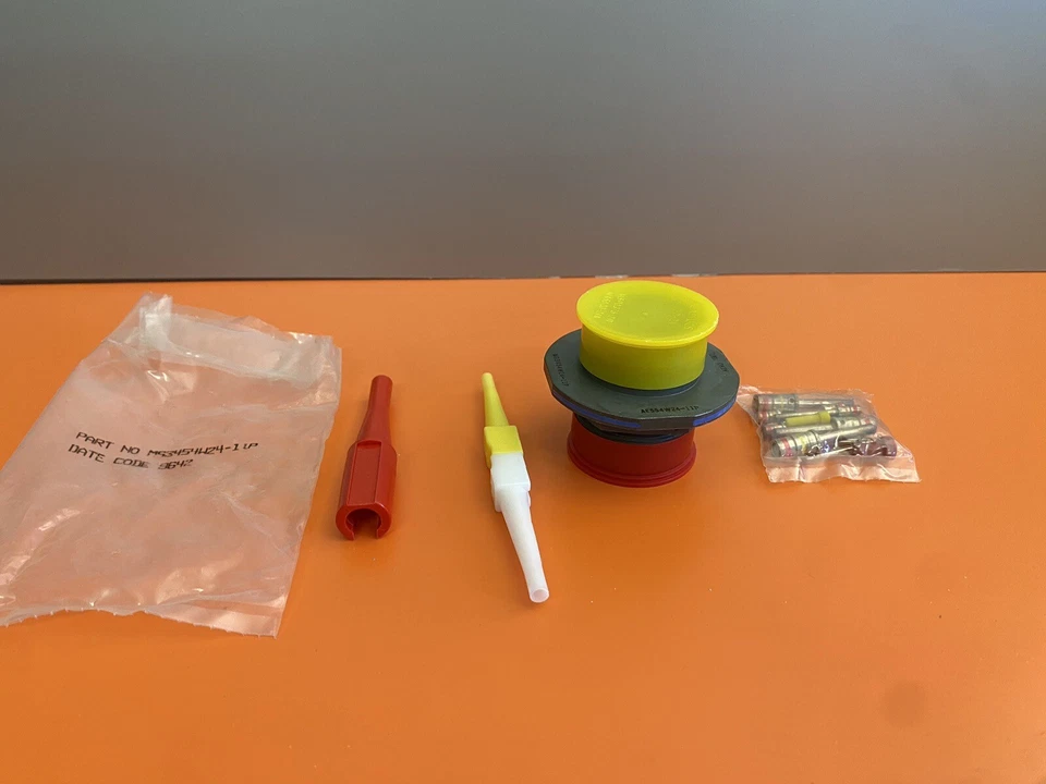 Aero/Amphenol Circular MIL Spec Connector 9P NUT Recep PIN MS3454W24-11P - Image 2 of 4