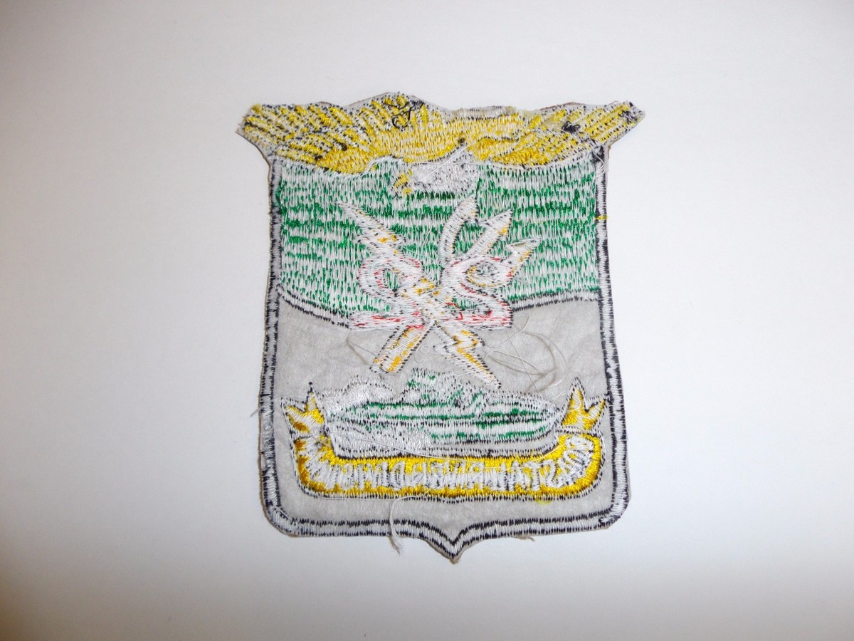 b7219 US Navy Vietnam Coastal River Div 22 Patrol Boat PBR Brown