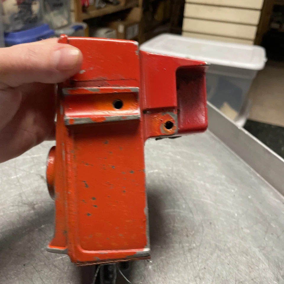 MONTAJE DE TANQUE DE COMBUSTIBLE Y ACEITE DE MOTOSIERRA SEARS D44 USADO OEM Foto 2 de 4