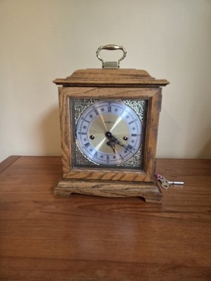 Howard Miller Graham Bracket Mantel Clock 612-437 4/4 Chimes With Key Working