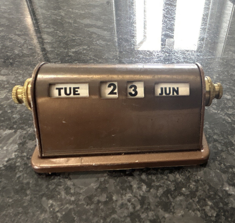 Vintage Park Sherman Bronze Tone Metal Desktop Perpetual Calendar 