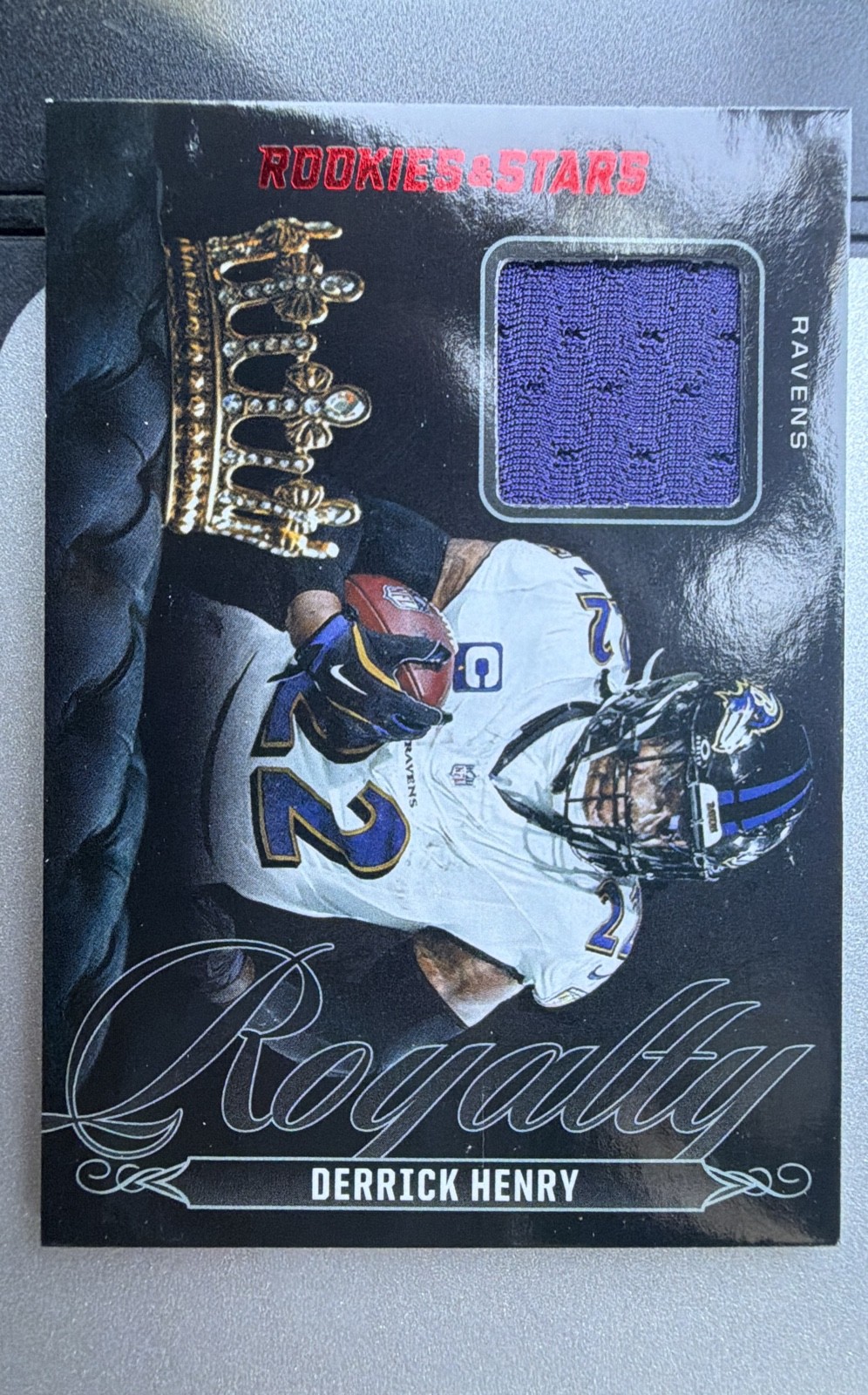 Derrick Henry #R-DHY (Football Cards 2025 Panini Rookies & Stars Royalty) — is it worth grading?