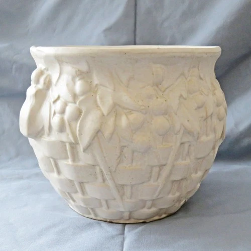 Vintage McCoy Art Pottery 7 in. Jardiniere Leafy Basketweave White