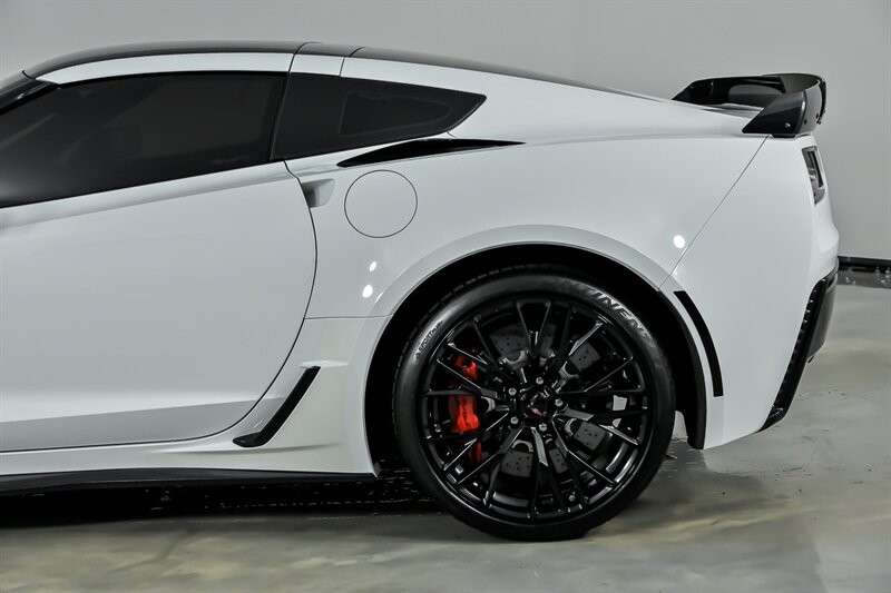 2016 Arctic White Chevrolet Corvette   | C7 Corvette Photo 9