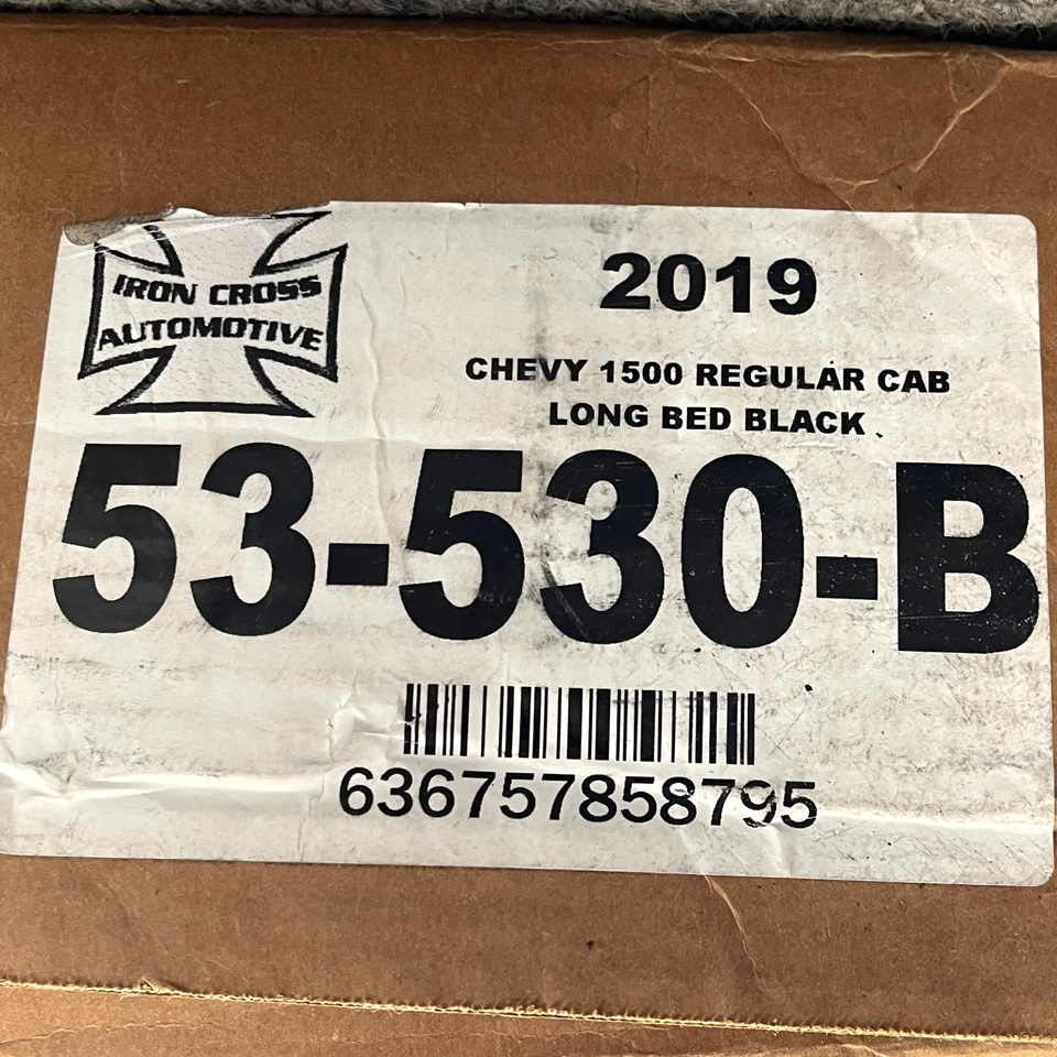 Tabla de correr Iron Cross Auto 53-530-B 2019 Silverado 1500 cabina regular tubo escalón Foto 2 de 4