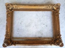 CADRE ANCIEN DORÉ BOIS ET STUCK PLÂTRE FEUILLURE 35X50 CM