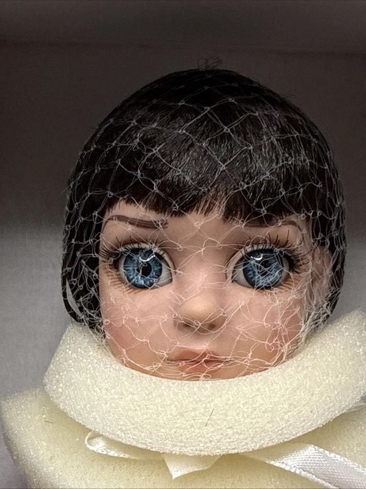 Muñecas Effanbee de colección que tocan tu corazón Caperucita Roja Roja Patsy Foto 2 de 4