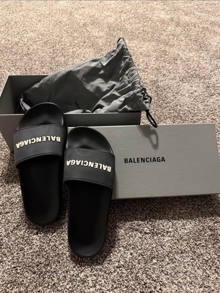 Balenciaga Pool Slide Smooth Rubber Logo Men display picture 3