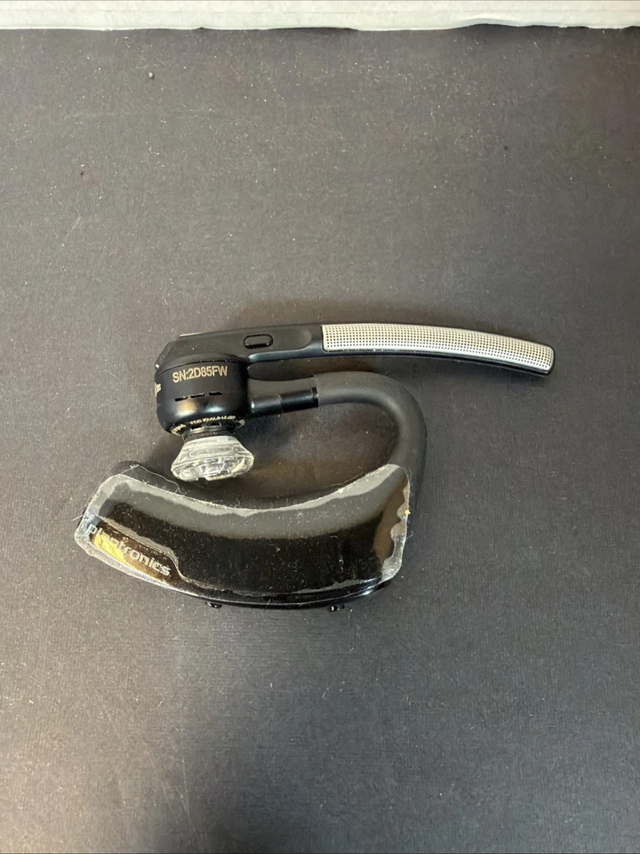 Plantronics Voyager Legend Bluetooth Wireless Headset Headphones w Charge - Image 2 of 4