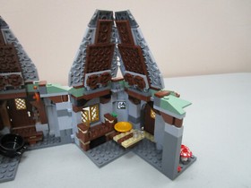 Lego HARRY POTTER HAGRID'S HUT SET 4738 JUST THE HUT & ALL OF ITS ACCESSORIES