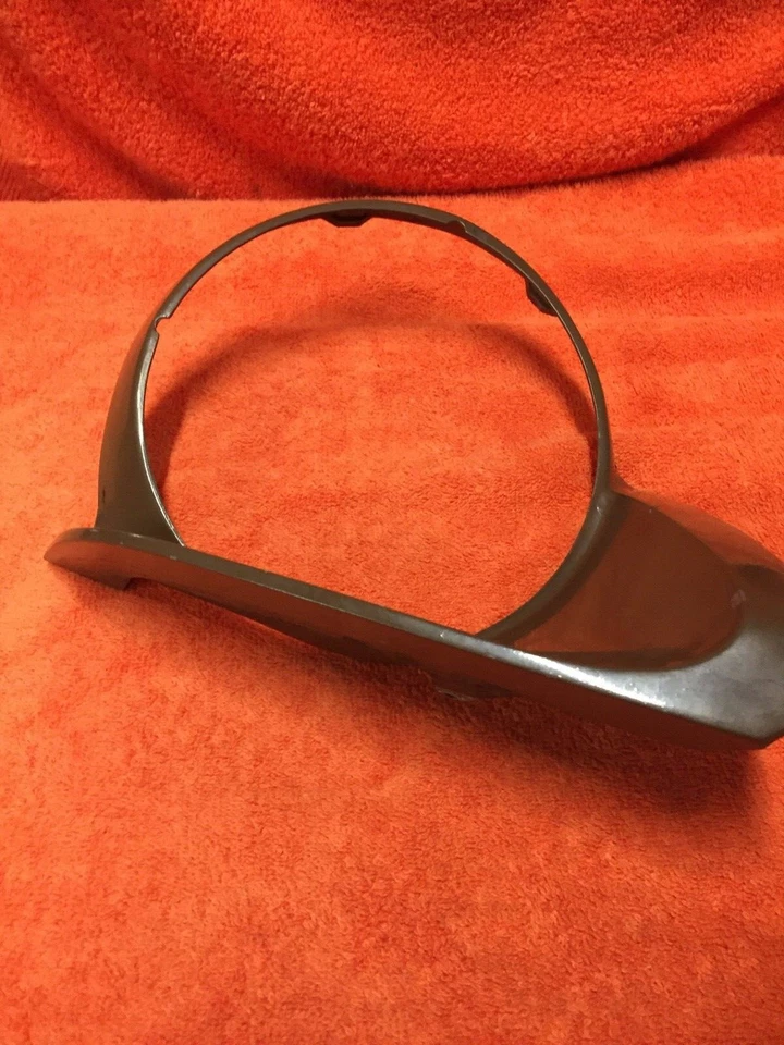 TRIUMPH SPITFIRE LADO DEL PASAJERO OEM PANEL DE FAROS BISEL APAGADO 1974 1500 Foto 2 de 4