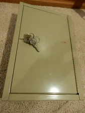 MMF INDUSTRIES STEEL LOCKING KEY CABINET 30 HOOK KEY STORAGE WALL HANGING