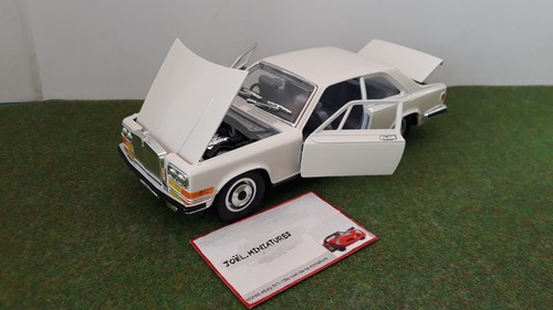 ROLLS ROYCE CAMARGUE blanc 1/22 no 1/18 d BURAGO voiture miniature de collection - Imagen 7 de 8