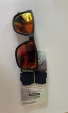 Foster Grant Caliblue Black Polarized Sunglasses 100 UVA/UVB with neck cord