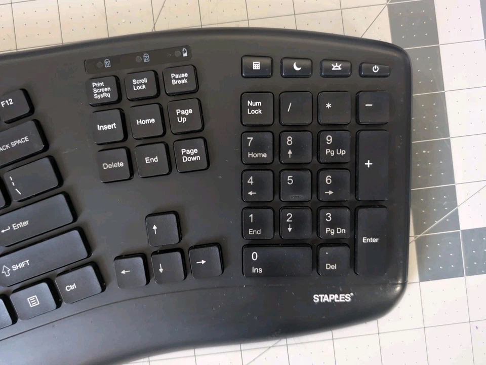 Staples  WKB-1500UB Keyboard Tested includes DONGLE ergonomic - Image 4 of 4