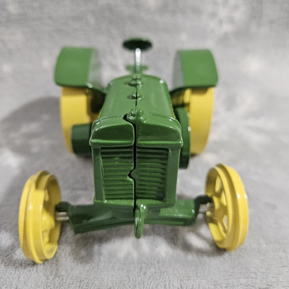 John Deere 1923 Model D Tractor Ertl Die Cast Metal 1/16 Vintage - Image 4 of 4