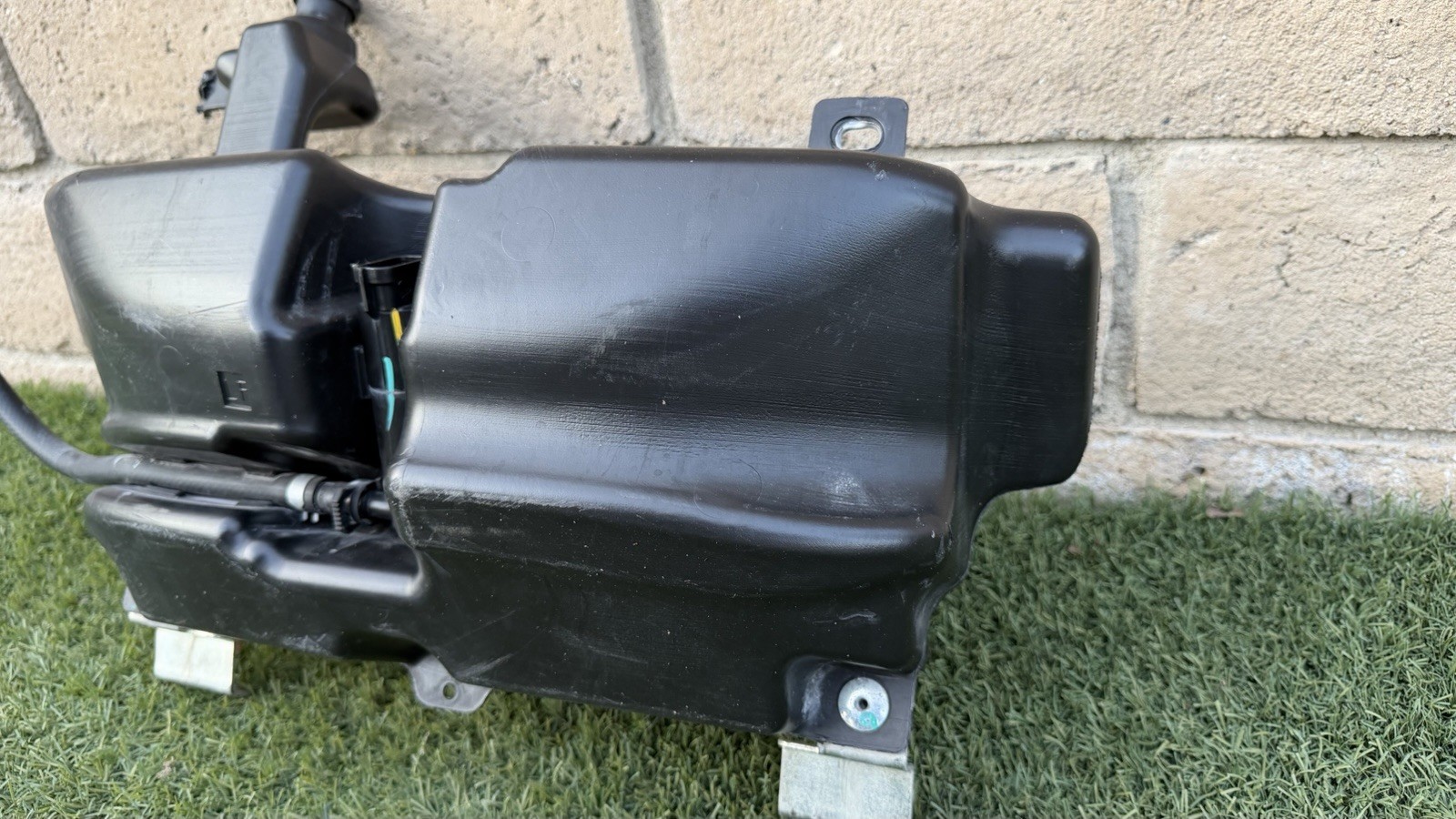 Ferrari 488 Windscreen & Headlight Washer Fluid Reservoir Tank OEM 86626200