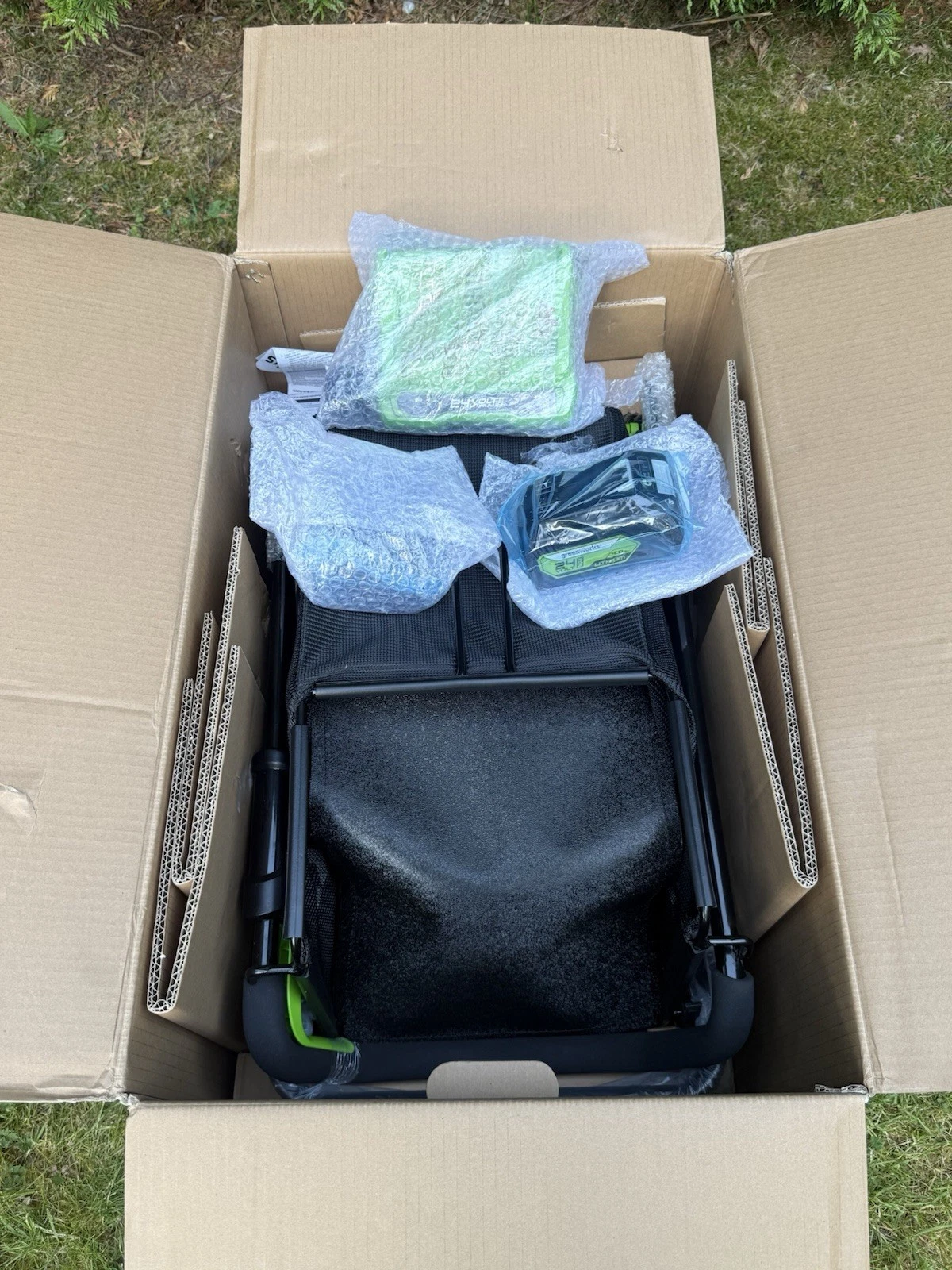 Greenworks 48V Lawn Mower 36cm With 2x 4Ah 24V Batteries & Charger - New 3