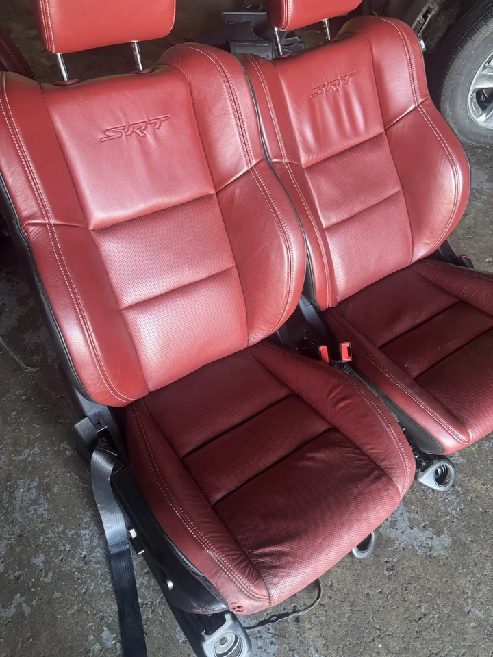 Durango SRT 2015-2024 filas completas asientos de cuero rojo Foto 2 de 4