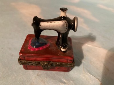 Vintage Porcelain Sewing Machine Trinket Box w/Hinged Lid/Grading:GOOD   USED