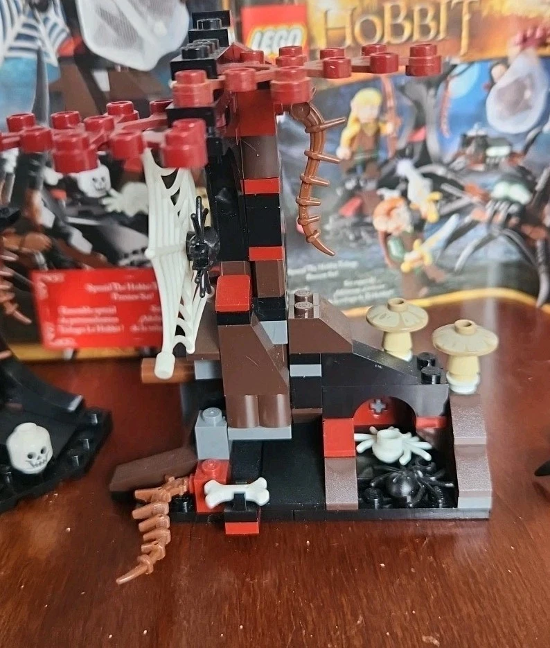 LEGO The Hobbit: Escape from Mirkwood Spiders 79001 With Minifigures & Box READ! - Image 3 of 4