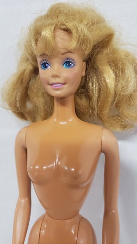 Genuine Mattel Inc Barbie 1966 Made in Malaysia Twisting Body As Is Blonde (2) - Imagen 4 de 6