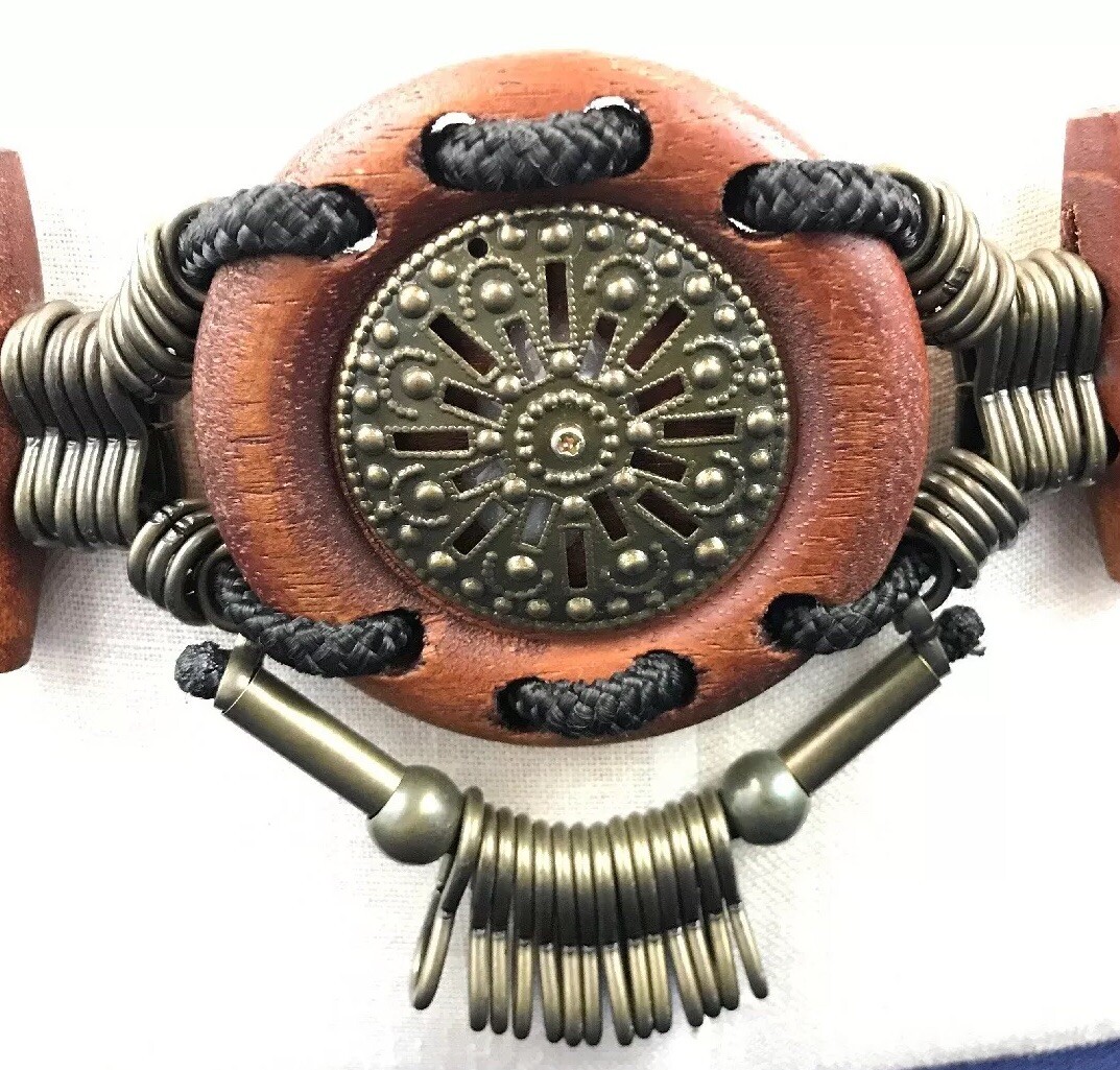VIntage Women Concho Belt Metal Medallion Wood BOHO Bohemian  display picture 1
